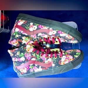 Custom Floral Vans Sk8 HI’s